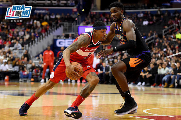 这位后卫的 这位后卫的